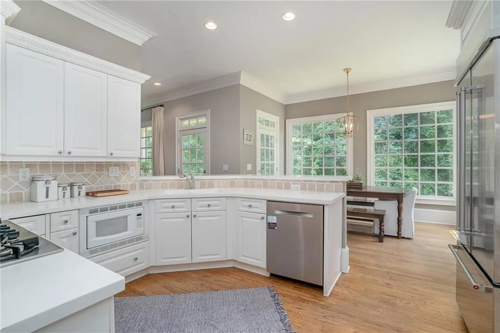 670 Mount Paran Road, Atlanta, Georgia 30327, 5 Bedrooms Bedrooms, ,4 BathroomsBathrooms,Residential,Sold,670 Mount Paran Road,6874097