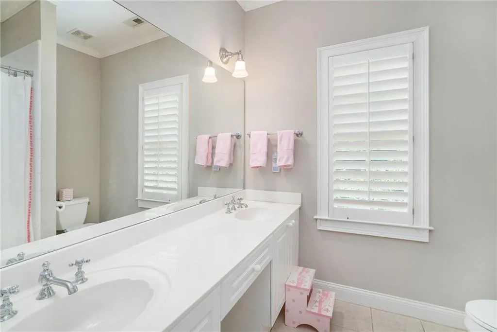670 Mount Paran Road, Atlanta, Georgia 30327, 5 Bedrooms Bedrooms, ,4 BathroomsBathrooms,Residential,Sold,670 Mount Paran Road,6874097