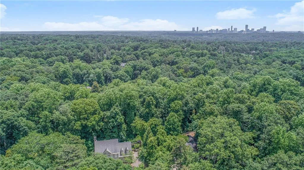 670 Mount Paran Road, Atlanta, Georgia 30327, 5 Bedrooms Bedrooms, ,4 BathroomsBathrooms,Residential,Sold,670 Mount Paran Road,6874097