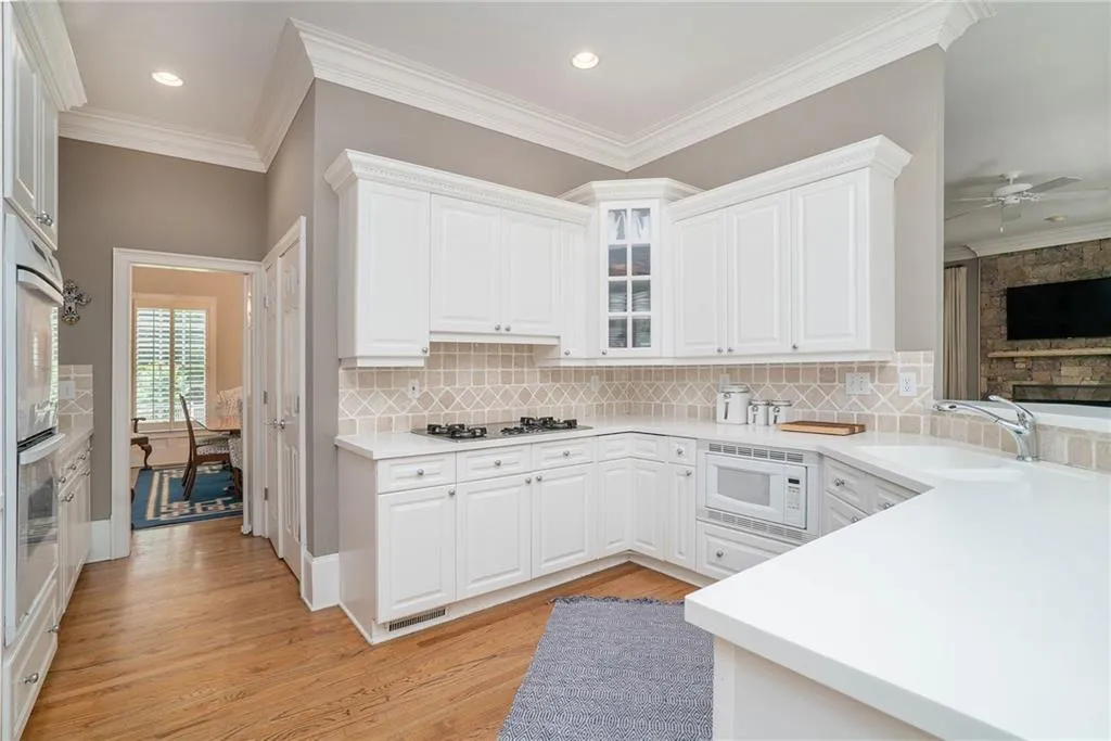 670 Mount Paran Road, Atlanta, Georgia 30327, 5 Bedrooms Bedrooms, ,4 BathroomsBathrooms,Residential,Sold,670 Mount Paran Road,6874097