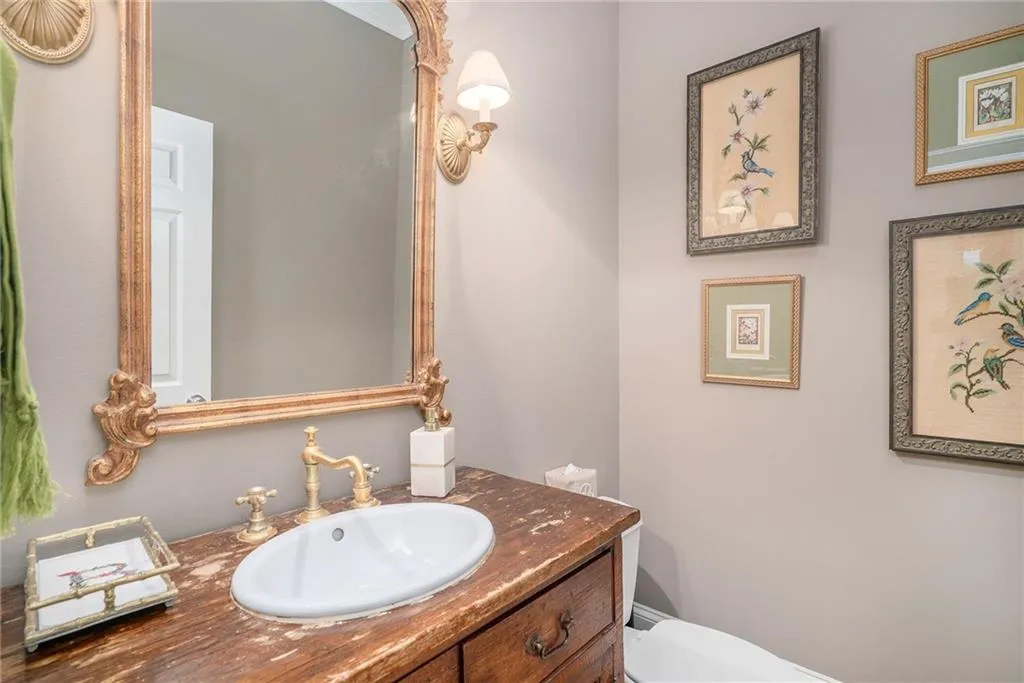 670 Mount Paran Road, Atlanta, Georgia 30327, 5 Bedrooms Bedrooms, ,4 BathroomsBathrooms,Residential,Sold,670 Mount Paran Road,6874097