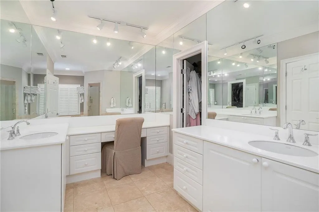670 Mount Paran Road, Atlanta, Georgia 30327, 5 Bedrooms Bedrooms, ,4 BathroomsBathrooms,Residential,Sold,670 Mount Paran Road,6874097