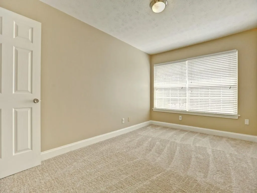6980 Roswell Road Unit B10, Atlanta, Georgia 30328, 2 Bedrooms Bedrooms, ,1 BathroomBathrooms,Residential,Sold,6980 Roswell Road Unit B10,5748375