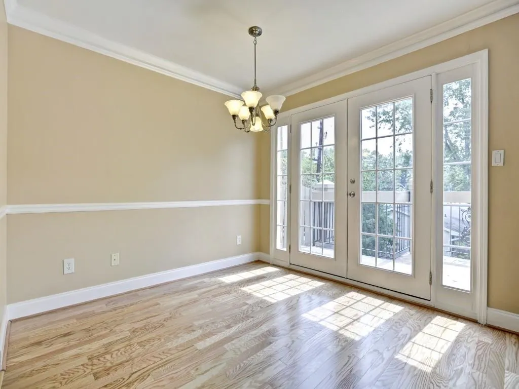 6980 Roswell Road Unit B10, Atlanta, Georgia 30328, 2 Bedrooms Bedrooms, ,1 BathroomBathrooms,Residential,Sold,6980 Roswell Road Unit B10,5748375