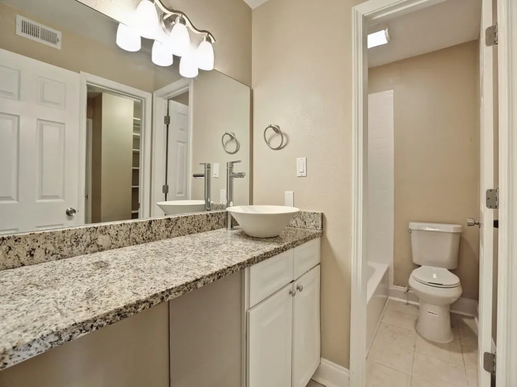 6980 Roswell Road Unit B10, Atlanta, Georgia 30328, 2 Bedrooms Bedrooms, ,1 BathroomBathrooms,Residential,Sold,6980 Roswell Road Unit B10,5748375