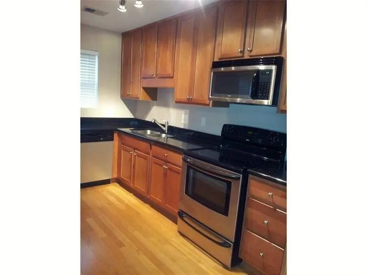 225 Winding River Drive Unit F, Sandy Springs, Georgia 30350, 2 Bedrooms Bedrooms, ,2 BathroomsBathrooms,Residential,Sold,225 Winding River Drive Unit F,5871567