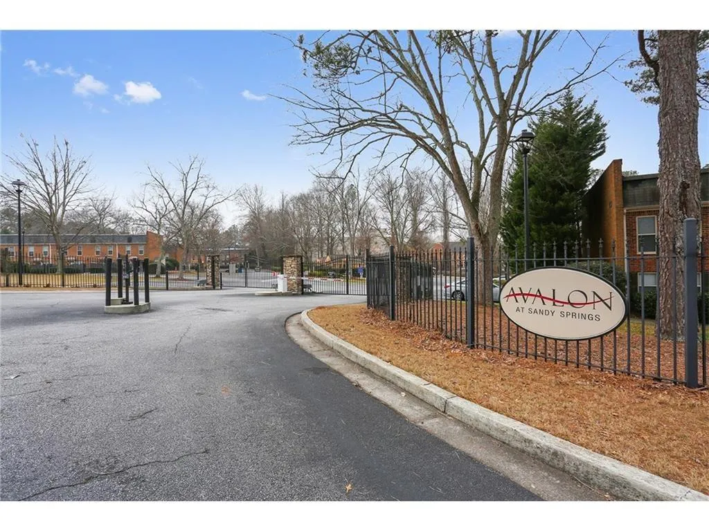 225 Winding River Drive Unit F, Sandy Springs, Georgia 30350, 2 Bedrooms Bedrooms, ,2 BathroomsBathrooms,Residential,Sold,225 Winding River Drive Unit F,5871567