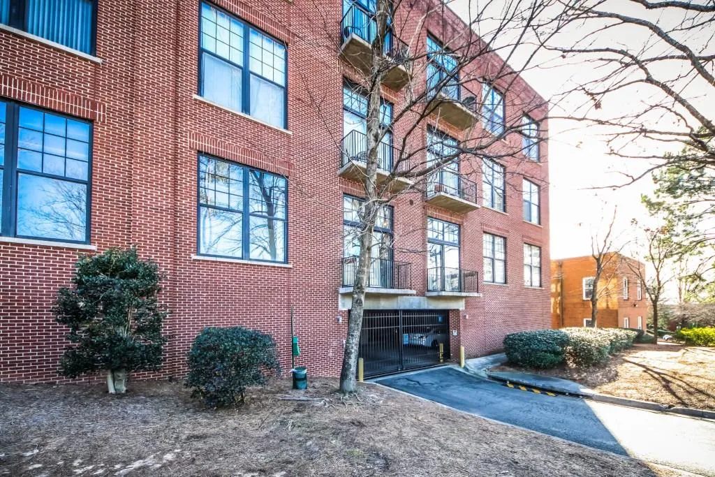 6105 Blue Stone Road Unit 101, Sandy Springs, Georgia 30328, 1 Bedroom Bedrooms, ,1 BathroomBathrooms,Residential,Sold,6105 Blue Stone Road Unit 101,6830867