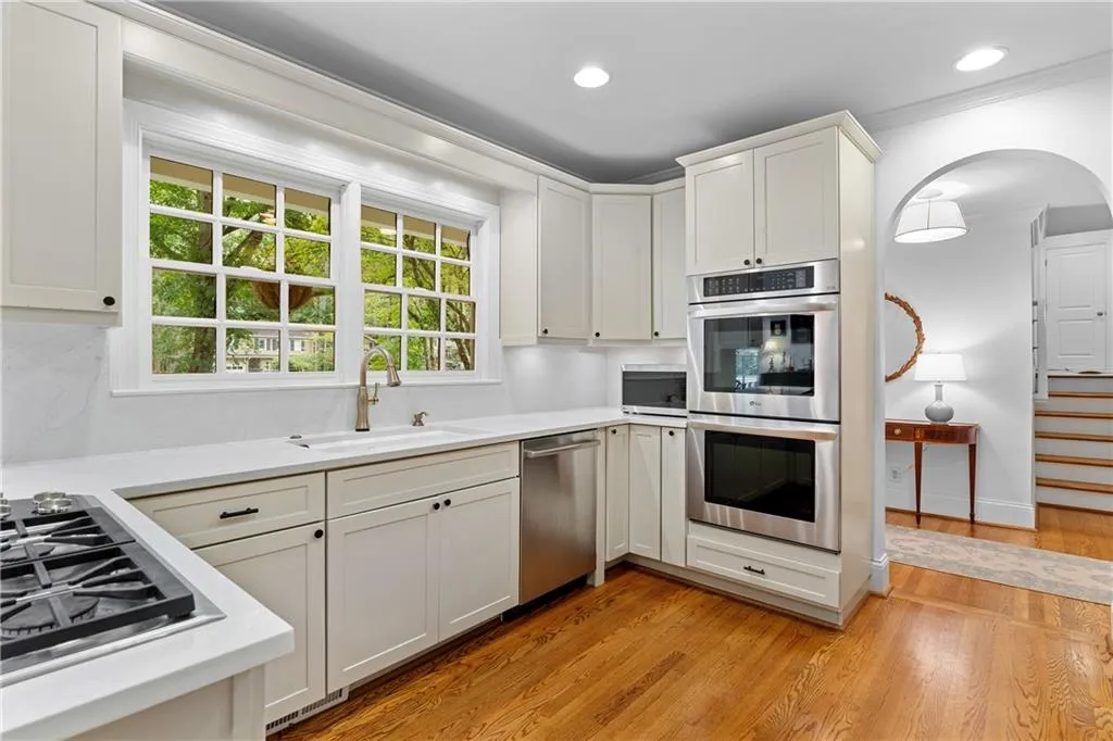 2772 Mornington Drive Nw, Atlanta, Georgia 30327, 5 Bedrooms Bedrooms, ,4 BathroomsBathrooms,Residential,For Sale,2772 Mornington Drive Nw,7665836