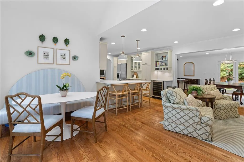 2772 Mornington Drive Nw, Atlanta, Georgia 30327, 5 Bedrooms Bedrooms, ,4 BathroomsBathrooms,Residential,For Sale,2772 Mornington Drive Nw,7665836