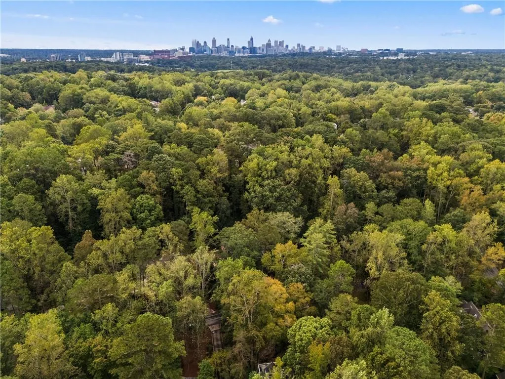 2772 Mornington Drive Nw, Atlanta, Georgia 30327, 5 Bedrooms Bedrooms, ,4 BathroomsBathrooms,Residential,For Sale,2772 Mornington Drive Nw,7665836