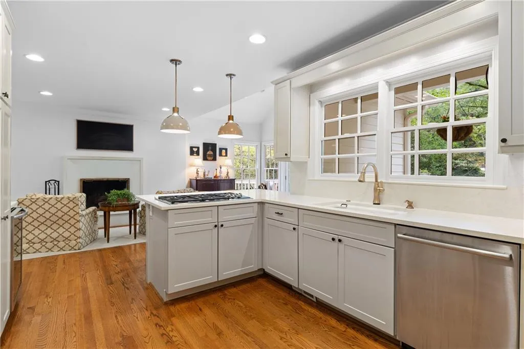 2772 Mornington Drive Nw, Atlanta, Georgia 30327, 5 Bedrooms Bedrooms, ,4 BathroomsBathrooms,Residential,For Sale,2772 Mornington Drive Nw,7665836