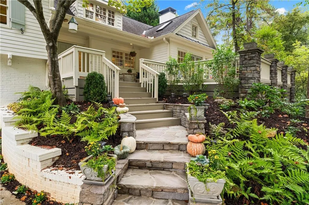 2772 Mornington Drive Nw, Atlanta, Georgia 30327, 5 Bedrooms Bedrooms, ,4 BathroomsBathrooms,Residential,For Sale,2772 Mornington Drive Nw,7665836