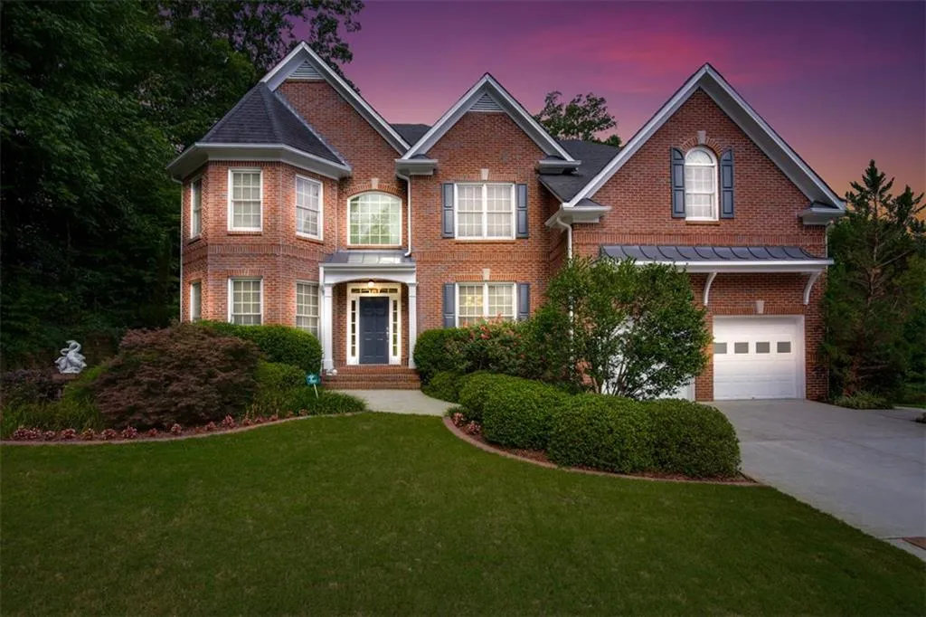 585 Trowbrook Road, Sandy Springs, Georgia 30350, 5 Bedrooms Bedrooms, ,4 BathroomsBathrooms,Residential,Sold,585 Trowbrook Road,6048053