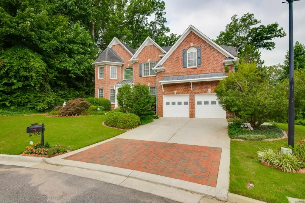 585 Trowbrook Road, Sandy Springs, Georgia 30350, 5 Bedrooms Bedrooms, ,4 BathroomsBathrooms,Residential,Sold,585 Trowbrook Road,6048053