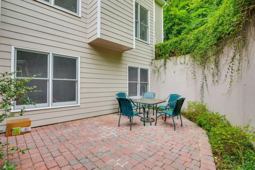 585 Trowbrook Road, Sandy Springs, Georgia 30350, 5 Bedrooms Bedrooms, ,4 BathroomsBathrooms,Residential,Sold,585 Trowbrook Road,6048053