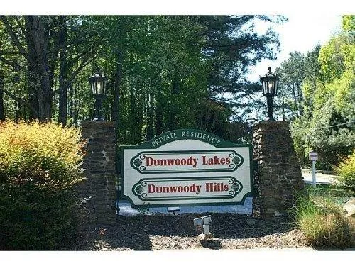 1107 Natchez Trace, Dunwoody, Georgia 30350, 2 Bedrooms Bedrooms, ,1 BathroomBathrooms,Residential,Sold,1107 Natchez Trace,5890554