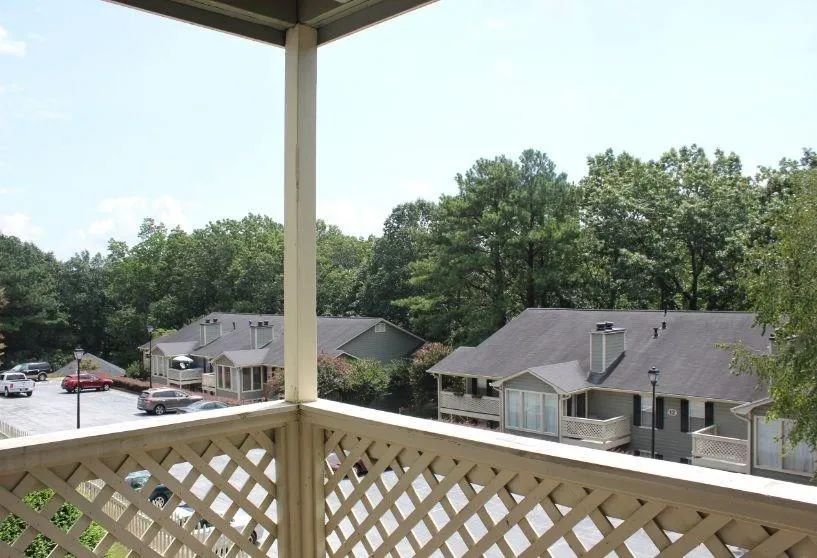 1107 Natchez Trace, Dunwoody, Georgia 30350, 2 Bedrooms Bedrooms, ,1 BathroomBathrooms,Residential,Sold,1107 Natchez Trace,5890554