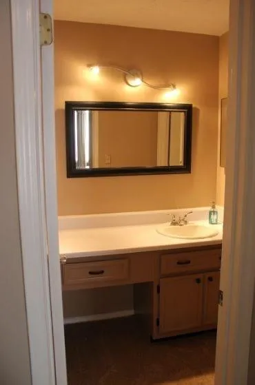 1107 Natchez Trace, Dunwoody, Georgia 30350, 2 Bedrooms Bedrooms, ,1 BathroomBathrooms,Residential,Sold,1107 Natchez Trace,5890554