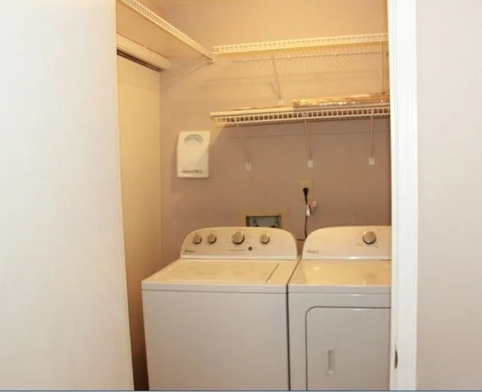 1107 Natchez Trace, Dunwoody, Georgia 30350, 2 Bedrooms Bedrooms, ,1 BathroomBathrooms,Residential,Sold,1107 Natchez Trace,5890554