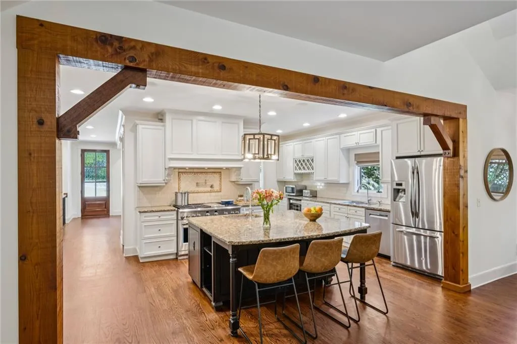 279 Lakeview Avenue Ne, Atlanta, Georgia 30305, 4 Bedrooms Bedrooms, ,4 BathroomsBathrooms,Residential,For Sale,279 Lakeview Avenue Ne,7647938