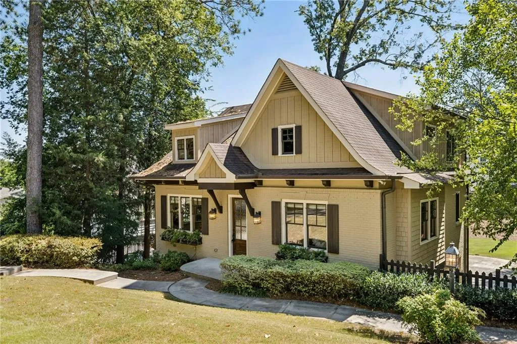 279 Lakeview Avenue Ne, Atlanta, Georgia 30305, 4 Bedrooms Bedrooms, ,4 BathroomsBathrooms,Residential,For Sale,279 Lakeview Avenue Ne,7647938