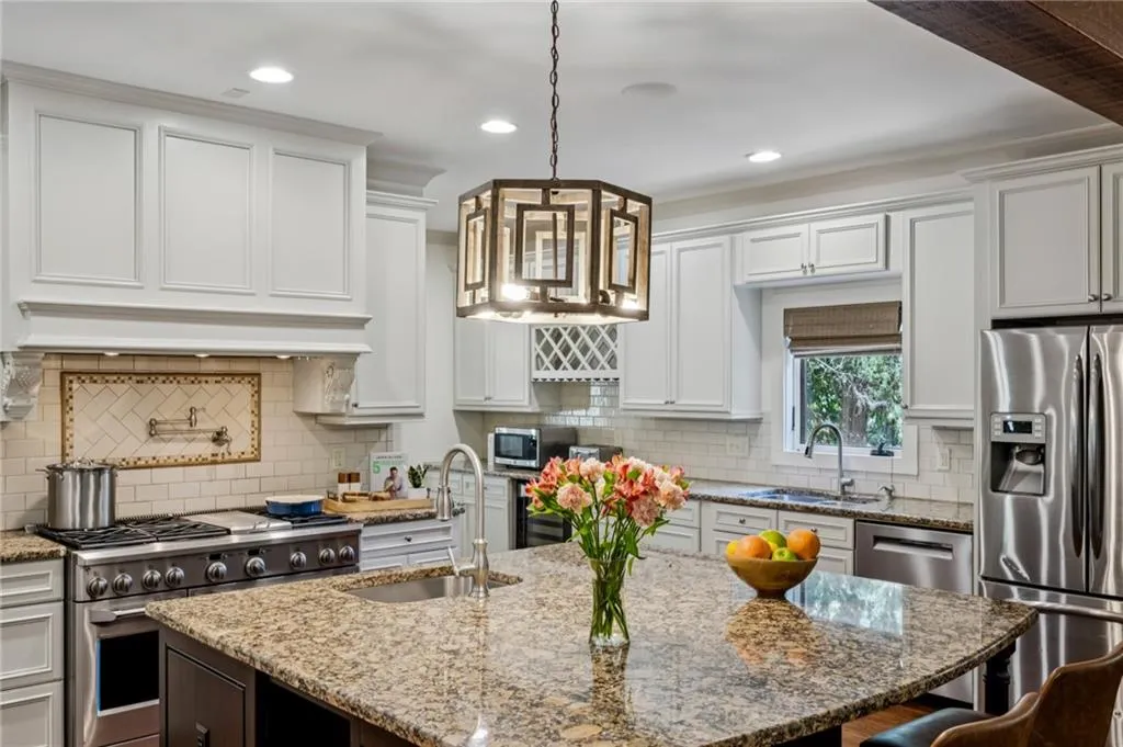279 Lakeview Avenue Ne, Atlanta, Georgia 30305, 4 Bedrooms Bedrooms, ,4 BathroomsBathrooms,Residential,For Sale,279 Lakeview Avenue Ne,7647938