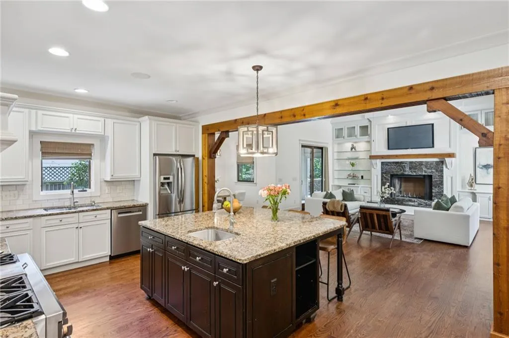 279 Lakeview Avenue Ne, Atlanta, Georgia 30305, 4 Bedrooms Bedrooms, ,4 BathroomsBathrooms,Residential,For Sale,279 Lakeview Avenue Ne,7647938