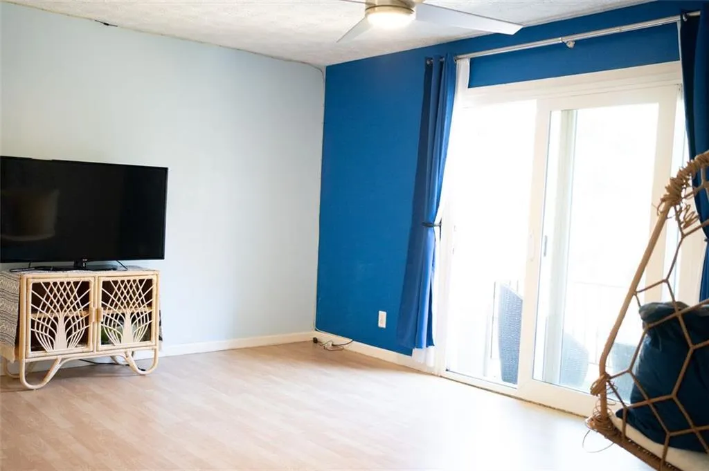 725 Dalrymple Road Unit 2c, Atlanta, Georgia 30328, 2 Bedrooms Bedrooms, ,2 BathroomsBathrooms,Residential,Sold,725 Dalrymple Road Unit 2c,7148438