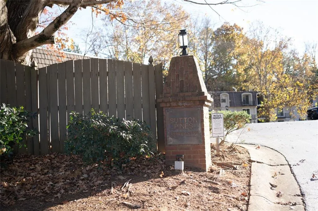 725 Dalrymple Road Unit 2c, Atlanta, Georgia 30328, 2 Bedrooms Bedrooms, ,2 BathroomsBathrooms,Residential,Sold,725 Dalrymple Road Unit 2c,7148438