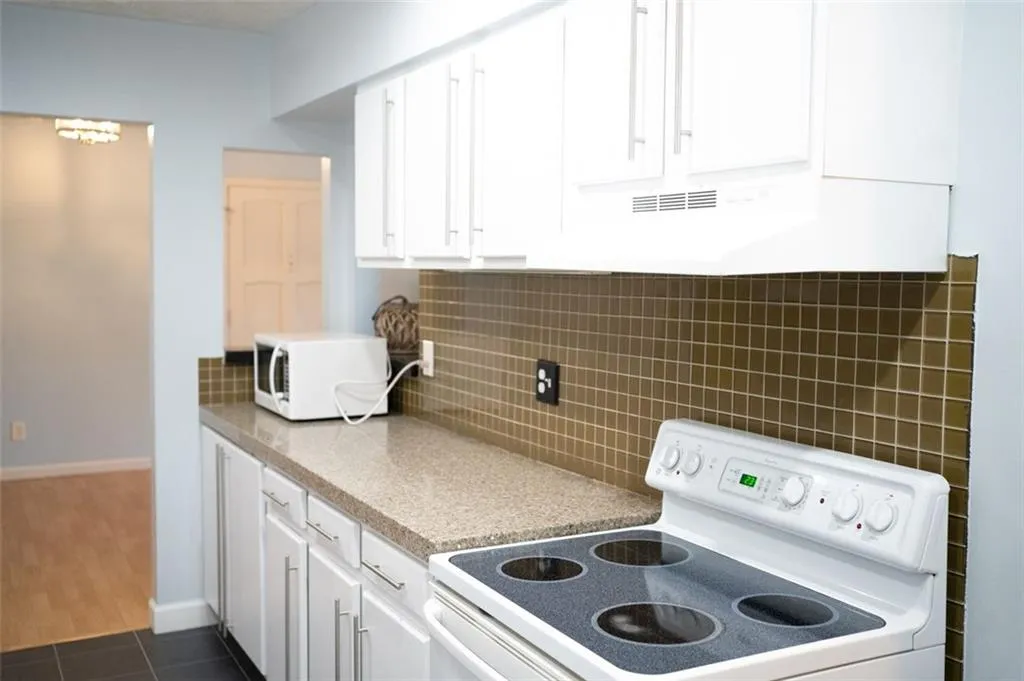 725 Dalrymple Road Unit 2c, Atlanta, Georgia 30328, 2 Bedrooms Bedrooms, ,2 BathroomsBathrooms,Residential,Sold,725 Dalrymple Road Unit 2c,7148438