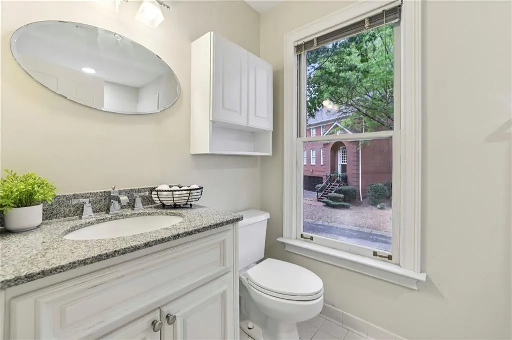 7155 Roswell Road Ne Unit 58, Sandy Springs, Georgia 30328, 2 Bedrooms Bedrooms, ,2 BathroomsBathrooms,Residential,For Sale,7155 Roswell Road Ne Unit 58,7655903