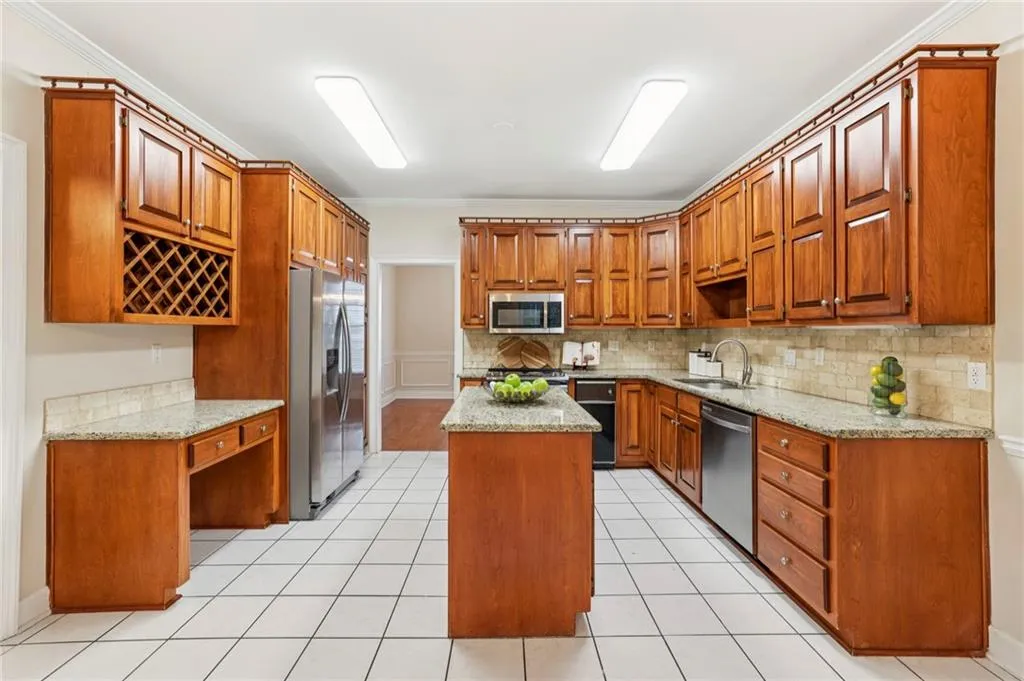 7155 Roswell Road Ne Unit 58, Sandy Springs, Georgia 30328, 2 Bedrooms Bedrooms, ,2 BathroomsBathrooms,Residential,For Sale,7155 Roswell Road Ne Unit 58,7655903