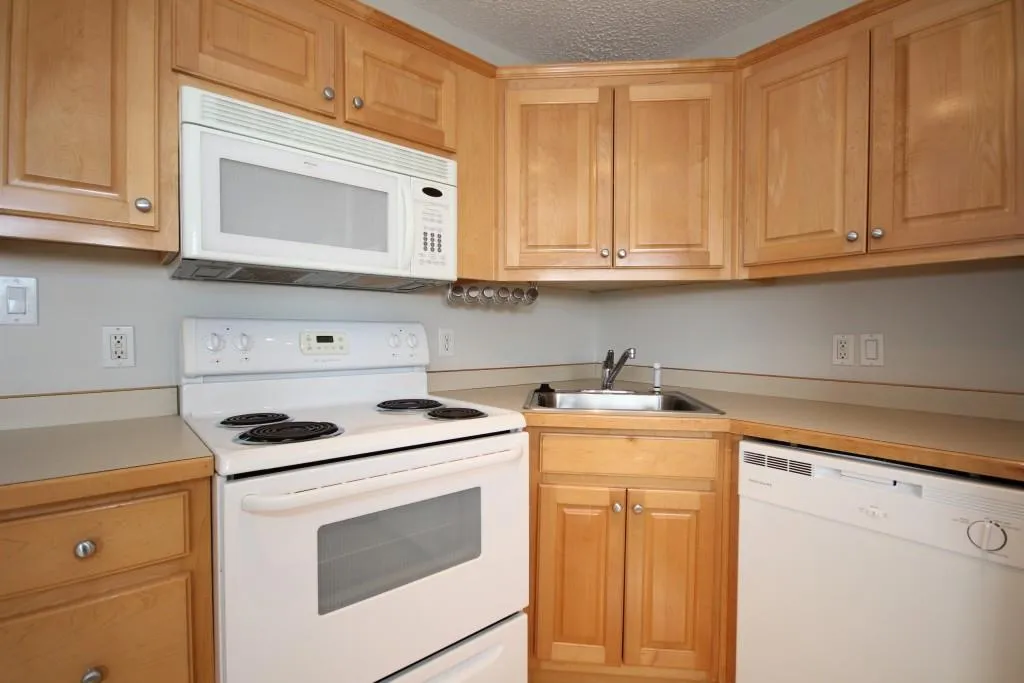 315 Hilderbrand Drive Unit B4, Sandy Springs, Georgia 30328, 2 Bedrooms Bedrooms, ,1 BathroomBathrooms,Residential,Sold,315 Hilderbrand Drive Unit B4,5637064