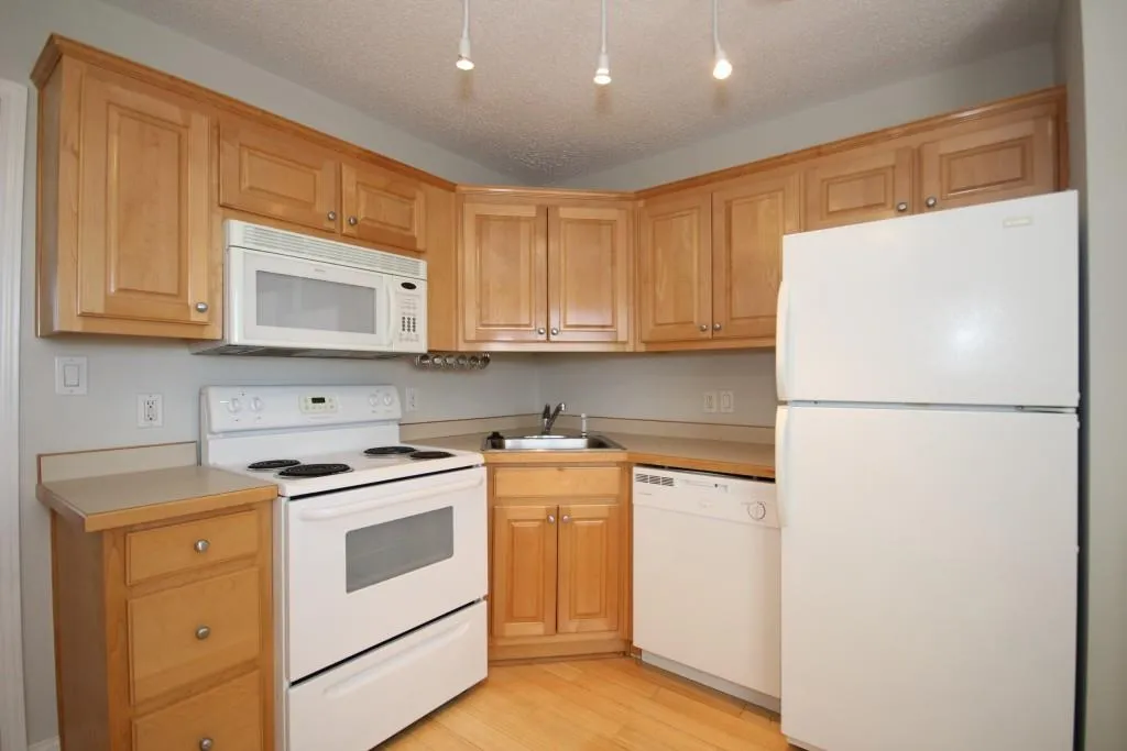 315 Hilderbrand Drive Unit B4, Sandy Springs, Georgia 30328, 2 Bedrooms Bedrooms, ,1 BathroomBathrooms,Residential,Sold,315 Hilderbrand Drive Unit B4,5637064