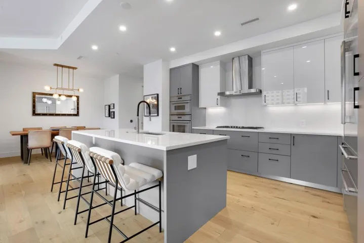 2425 Peachtree Road Ne Unit 803, Atlanta, Georgia 30305