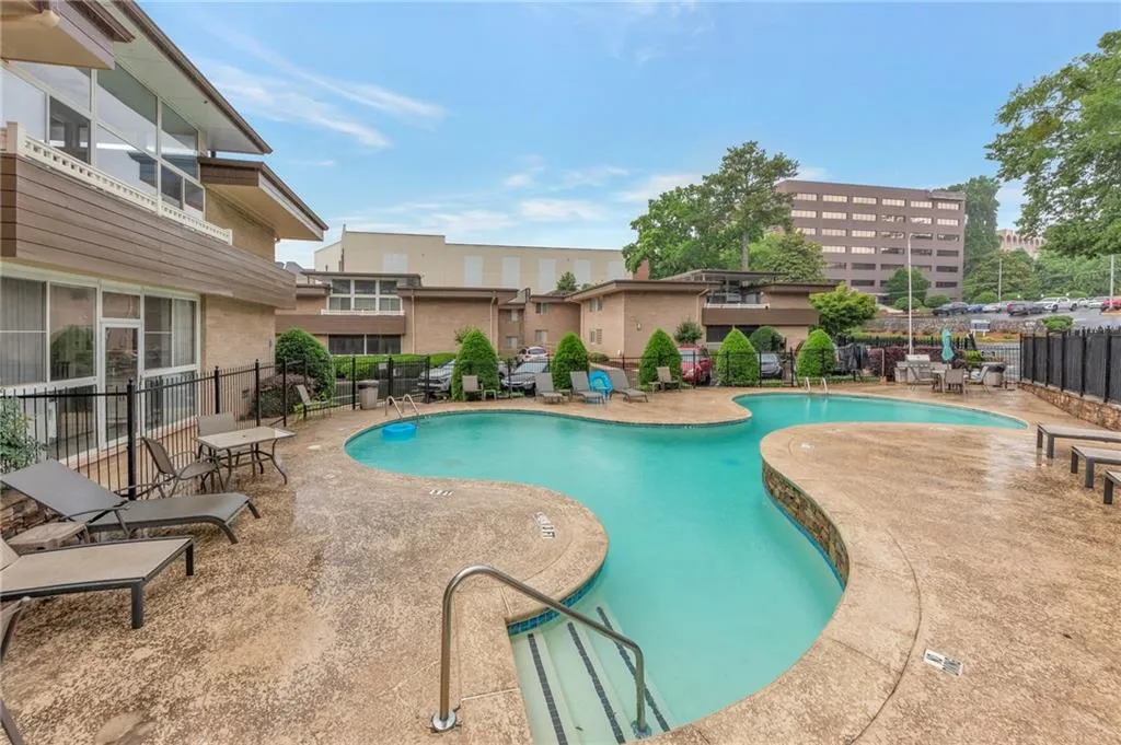 346 Carpenter Drive Unit 70, Atlanta, Georgia 30328, 2 Bedrooms Bedrooms, ,2 BathroomsBathrooms,Residential,For Sale,346 Carpenter Drive Unit 70,7583212