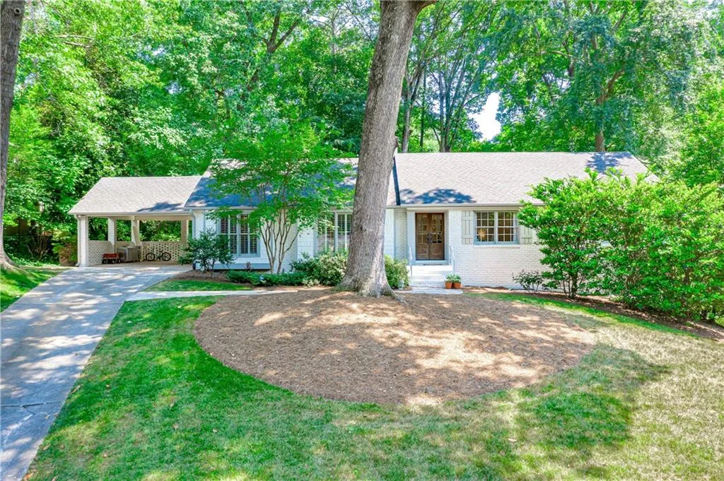 653 Starlight Drive, Atlanta, Georgia 30342, 4 Bedrooms Bedrooms, ,3 BathroomsBathrooms,Residential,Sold,653 Starlight Drive,6561226