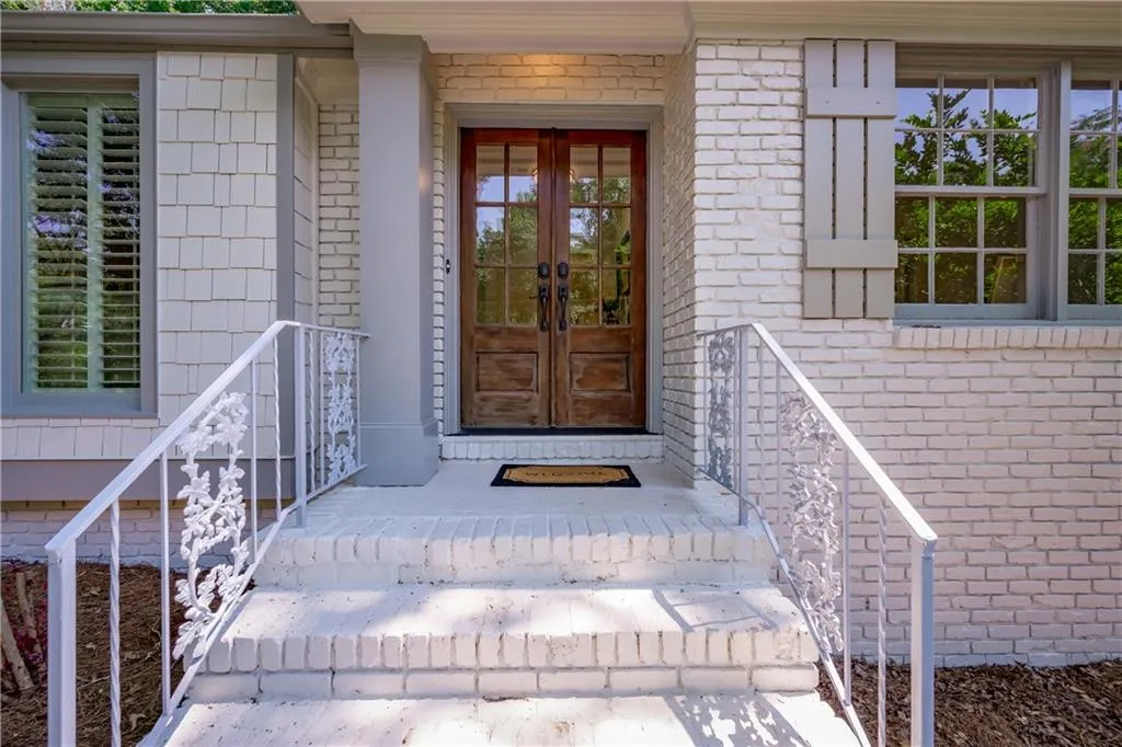 653 Starlight Drive, Atlanta, Georgia 30342, 4 Bedrooms Bedrooms, ,3 BathroomsBathrooms,Residential,Sold,653 Starlight Drive,6561226
