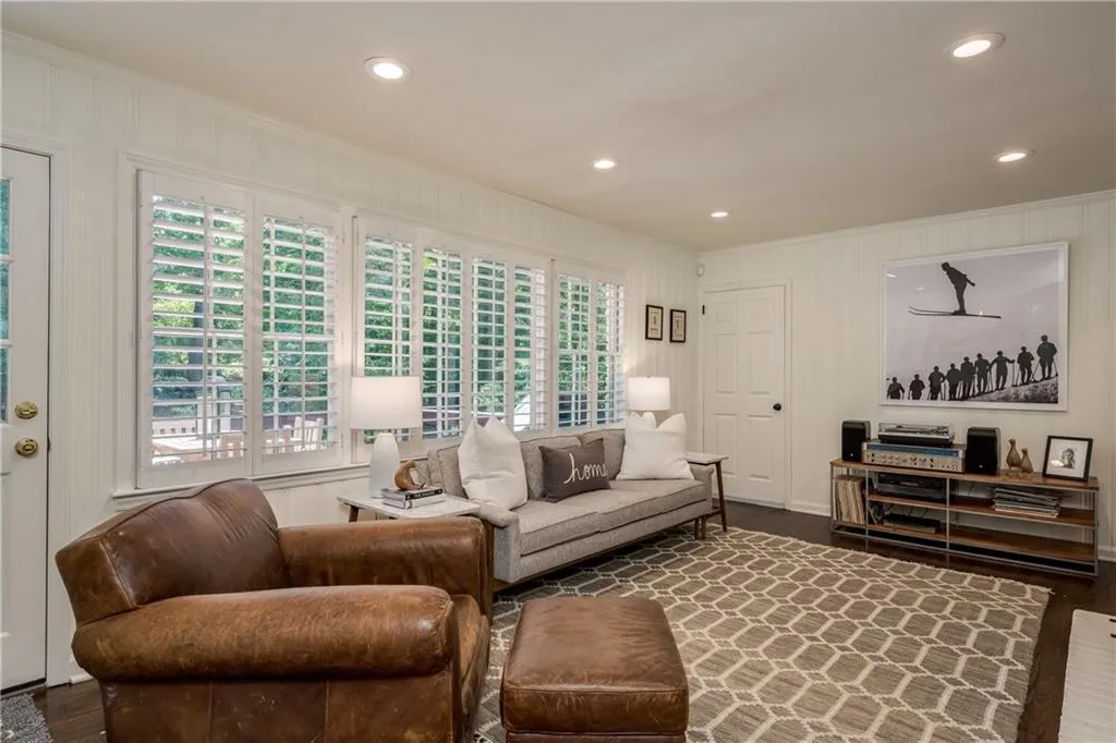 653 Starlight Drive, Atlanta, Georgia 30342, 4 Bedrooms Bedrooms, ,3 BathroomsBathrooms,Residential,Sold,653 Starlight Drive,6561226