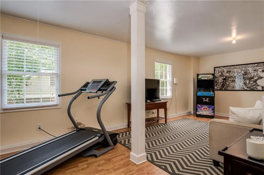 653 Starlight Drive, Atlanta, Georgia 30342, 4 Bedrooms Bedrooms, ,3 BathroomsBathrooms,Residential,Sold,653 Starlight Drive,6561226