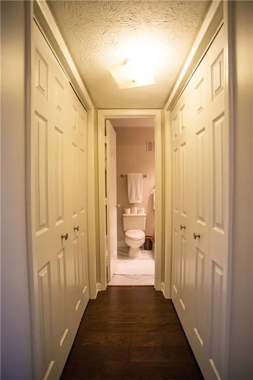 6700 Roswell Road Unit 17a, Sandy Springs, Georgia 30328, 2 Bedrooms Bedrooms, ,1 BathroomBathrooms,Residential,Sold,6700 Roswell Road Unit 17a,6838024