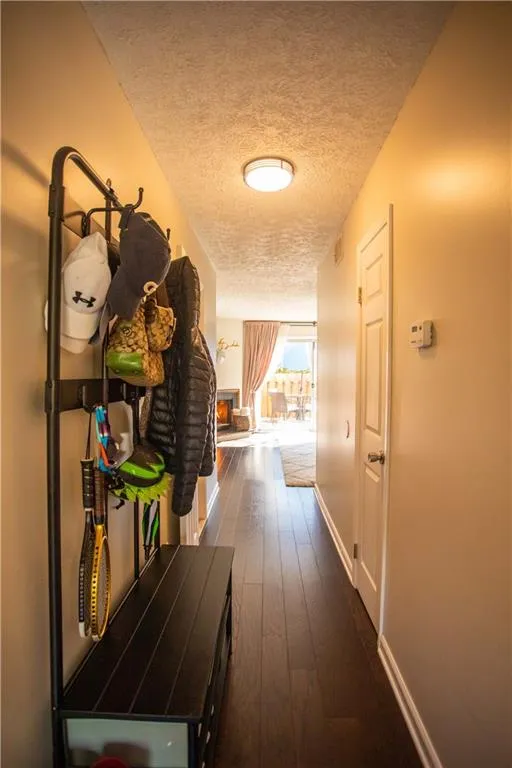 6700 Roswell Road Unit 17a, Sandy Springs, Georgia 30328, 2 Bedrooms Bedrooms, ,1 BathroomBathrooms,Residential,Sold,6700 Roswell Road Unit 17a,6838024