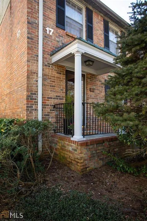 6700 Roswell Road Unit 17a, Sandy Springs, Georgia 30328, 2 Bedrooms Bedrooms, ,1 BathroomBathrooms,Residential,Sold,6700 Roswell Road Unit 17a,6838024
