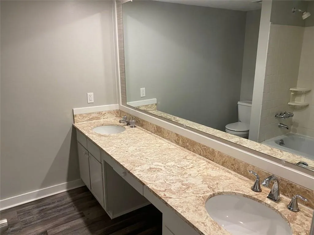 6851 Roswell Road Unit A11, Atlanta, Georgia 30328, 3 Bedrooms Bedrooms, ,2 BathroomsBathrooms,Residential,Sold,6851 Roswell Road Unit A11,6780017