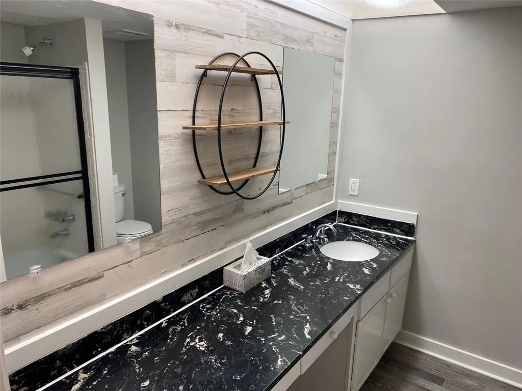 6851 Roswell Road Unit A11, Atlanta, Georgia 30328, 3 Bedrooms Bedrooms, ,2 BathroomsBathrooms,Residential,Sold,6851 Roswell Road Unit A11,6780017