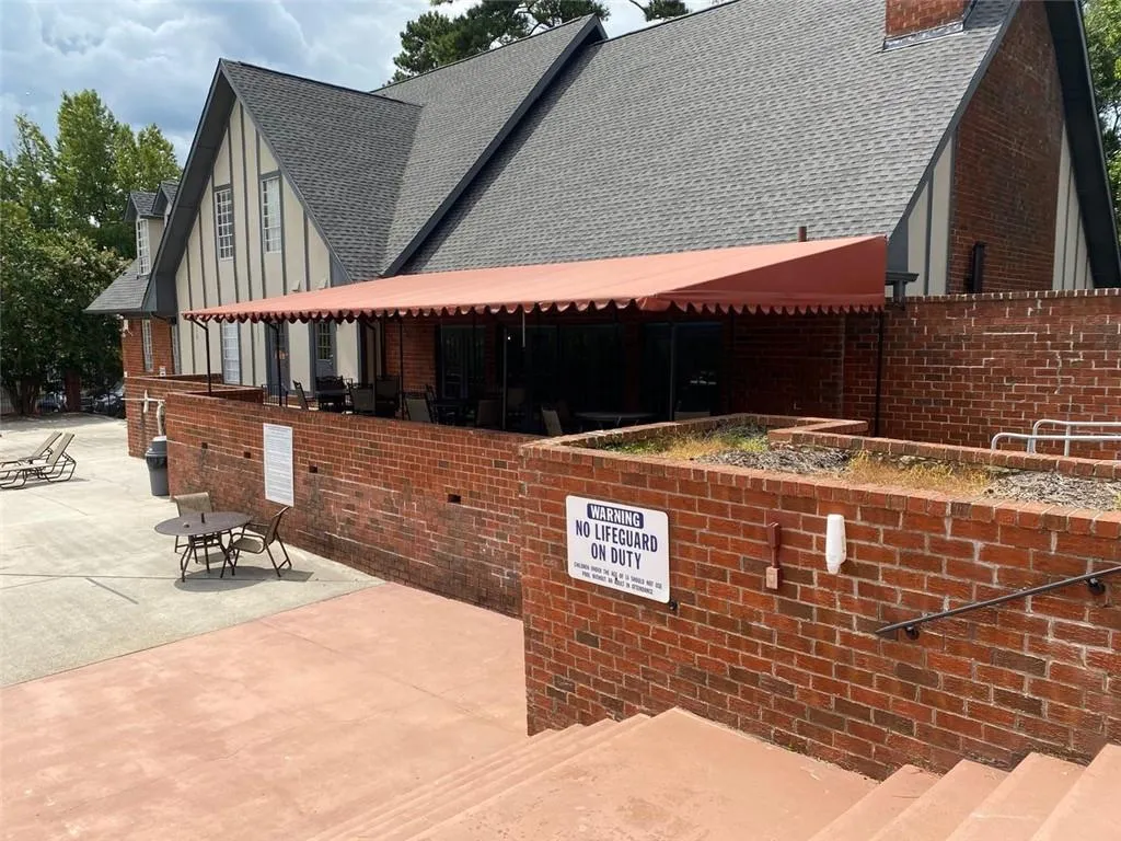 6851 Roswell Road Unit A11, Atlanta, Georgia 30328, 3 Bedrooms Bedrooms, ,2 BathroomsBathrooms,Residential,Sold,6851 Roswell Road Unit A11,6780017