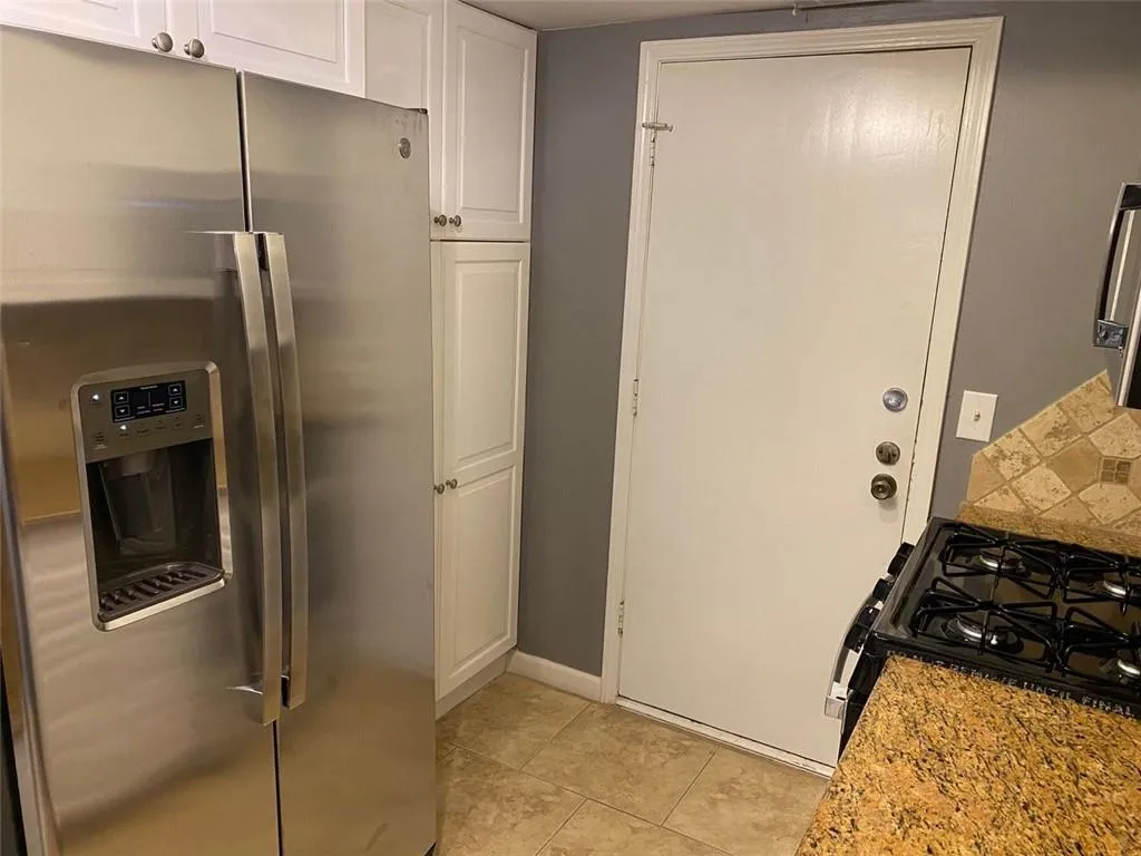 6851 Roswell Road Unit A11, Atlanta, Georgia 30328, 3 Bedrooms Bedrooms, ,2 BathroomsBathrooms,Residential,Sold,6851 Roswell Road Unit A11,6780017