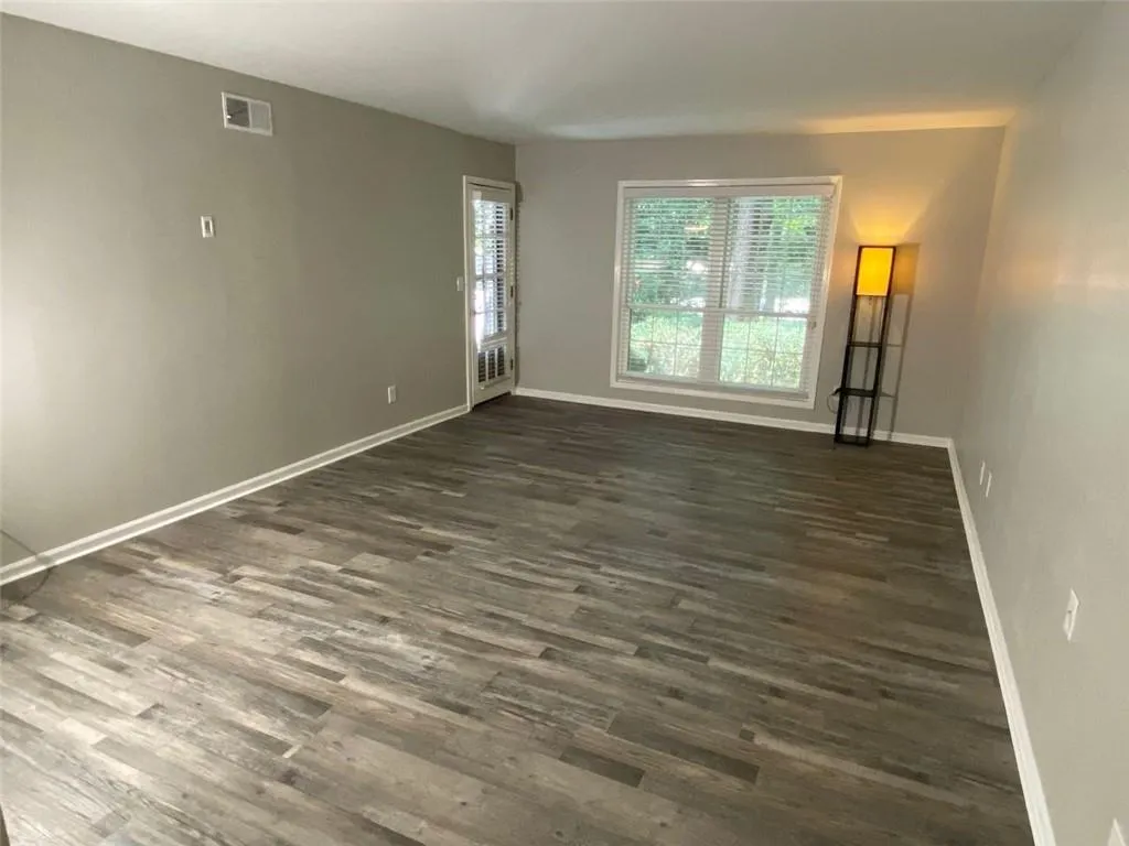 6851 Roswell Road Unit A11, Atlanta, Georgia 30328, 3 Bedrooms Bedrooms, ,2 BathroomsBathrooms,Residential,Sold,6851 Roswell Road Unit A11,6780017