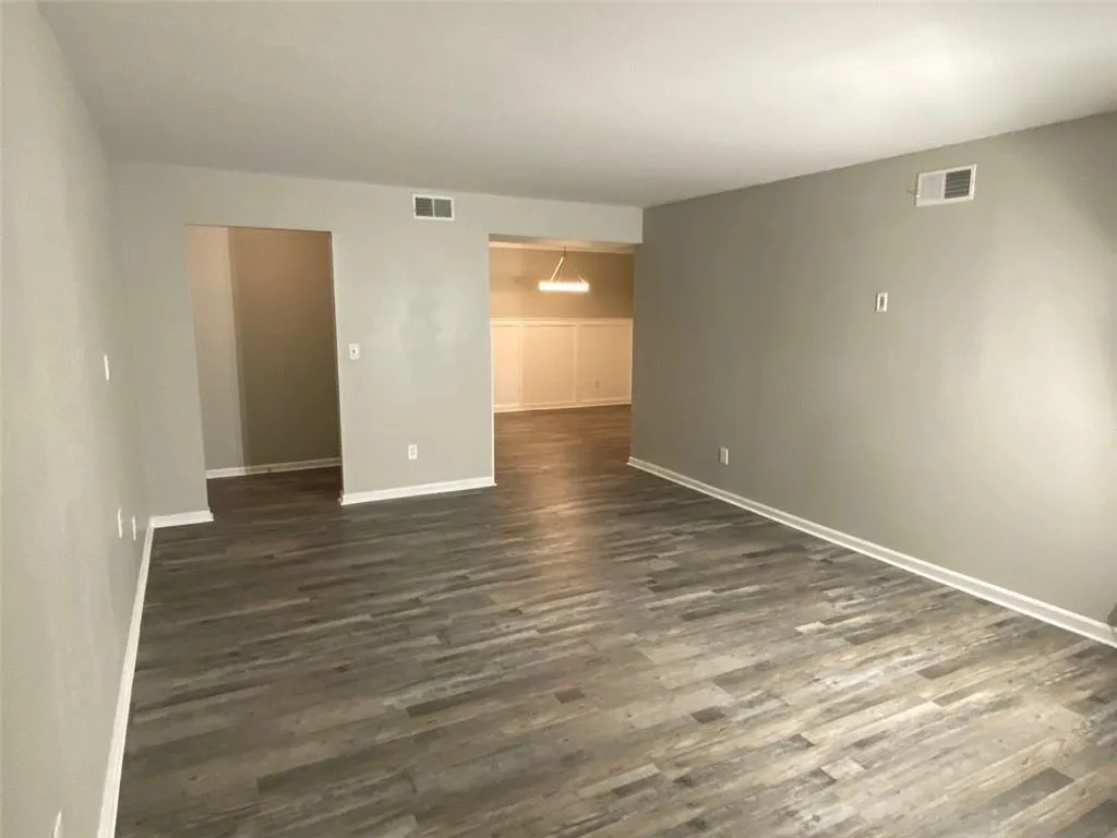 6851 Roswell Road Unit A11, Atlanta, Georgia 30328, 3 Bedrooms Bedrooms, ,2 BathroomsBathrooms,Residential,Sold,6851 Roswell Road Unit A11,6780017